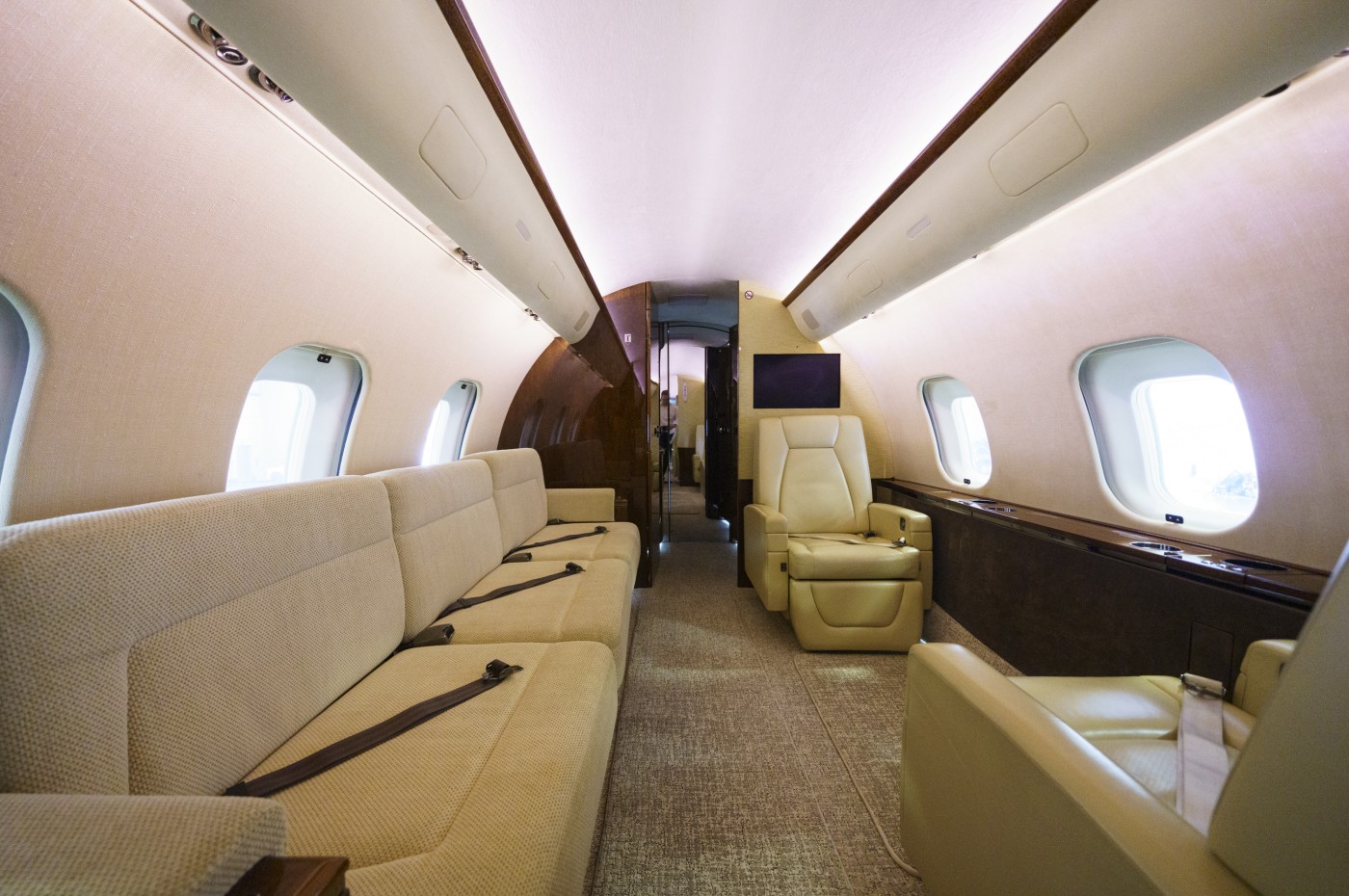 Global 5000 S/N 9337 Cabin 3