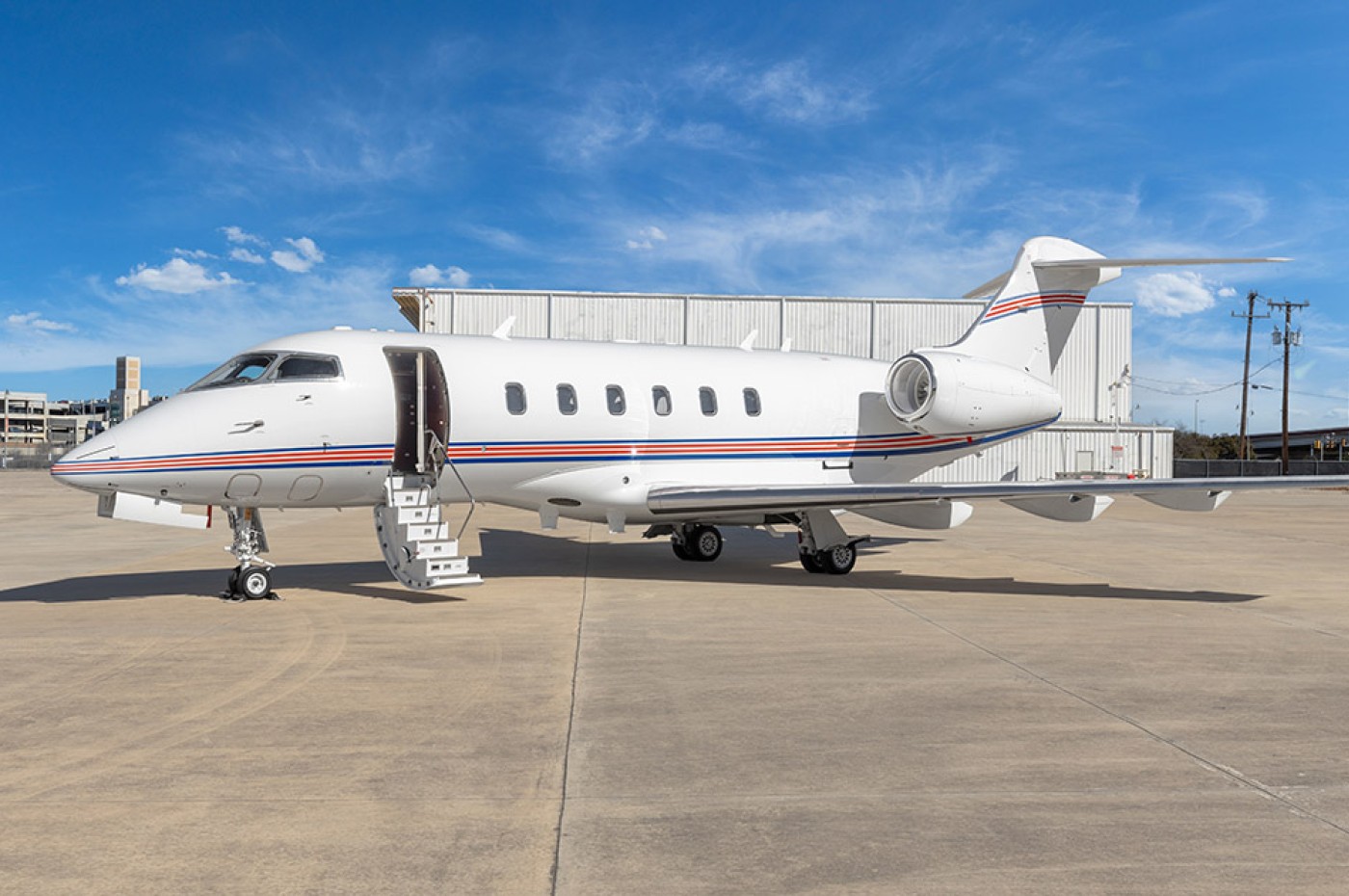 Challenger 300 S/N 20420 Exterior