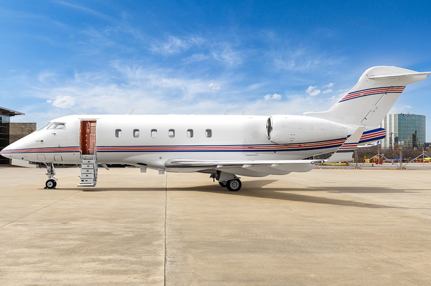 Challenger 300 S/N 20422 Exterior