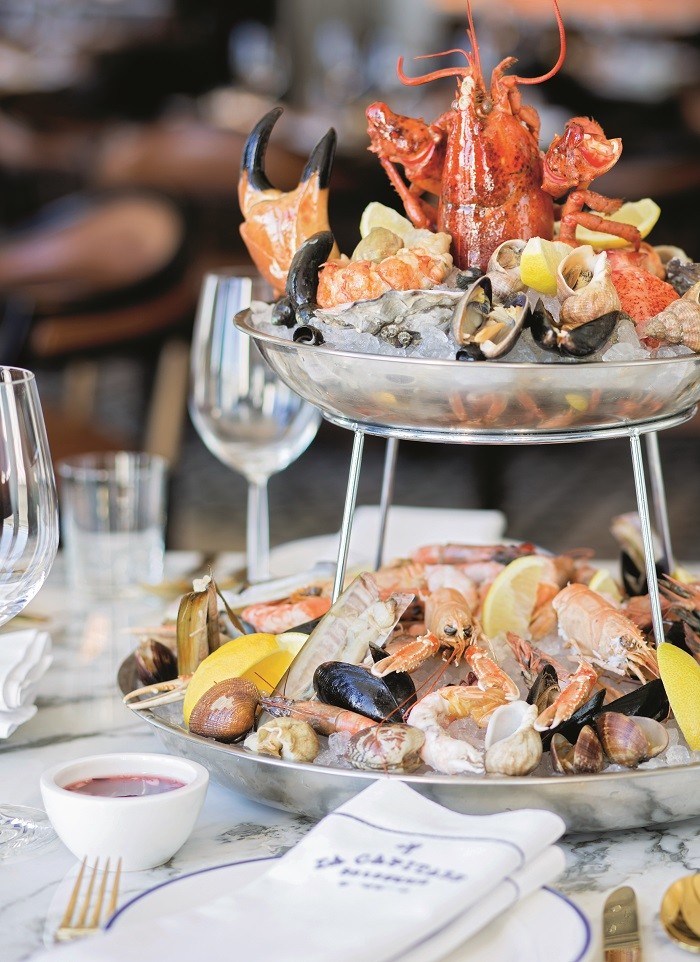 Régal de fruits de mer à la brasserie La Capitale du Four Seasons.