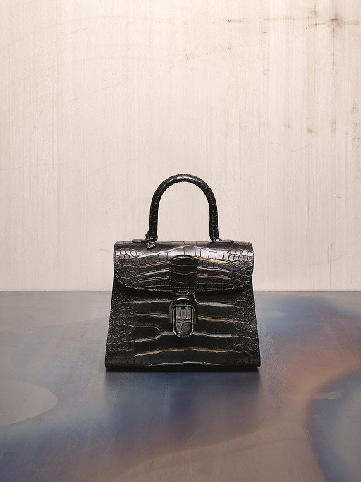 Sac Brillant Arc-en-ciel en peau d’alligator or antique et argent. 